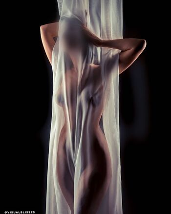 Sensual Reem