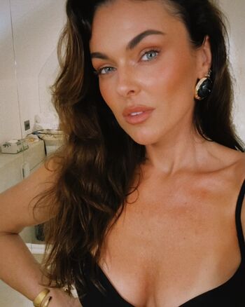 Serinda Swan