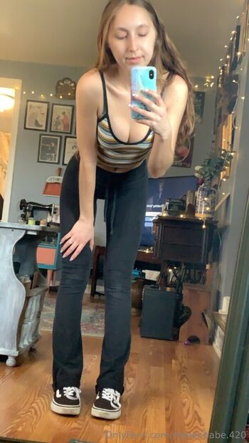 stoner.babe.420