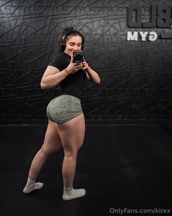 Strong AND Curvy Women