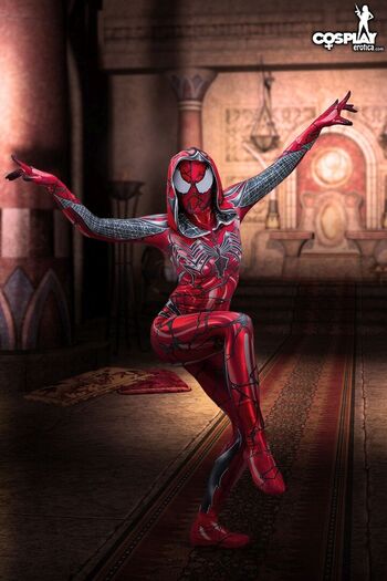 Superheroine