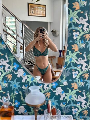 themiacoxxx