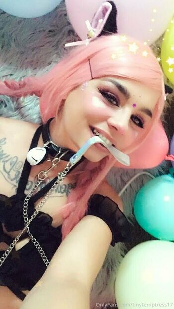 tinytemptress17