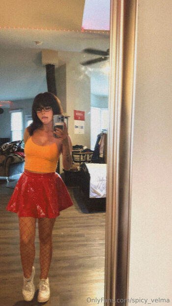 Velma & Daphne Cosplay