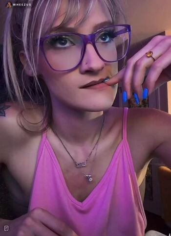 WheezyBlonde