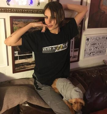 Willa Holland