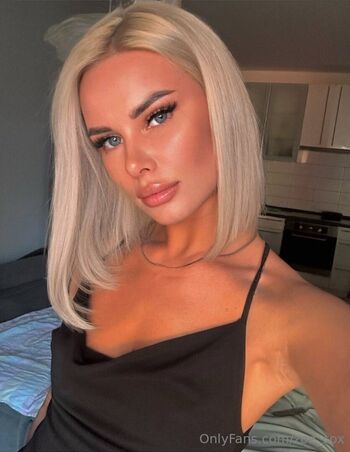 zoe_cox