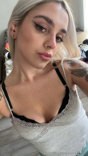 zzzoey
